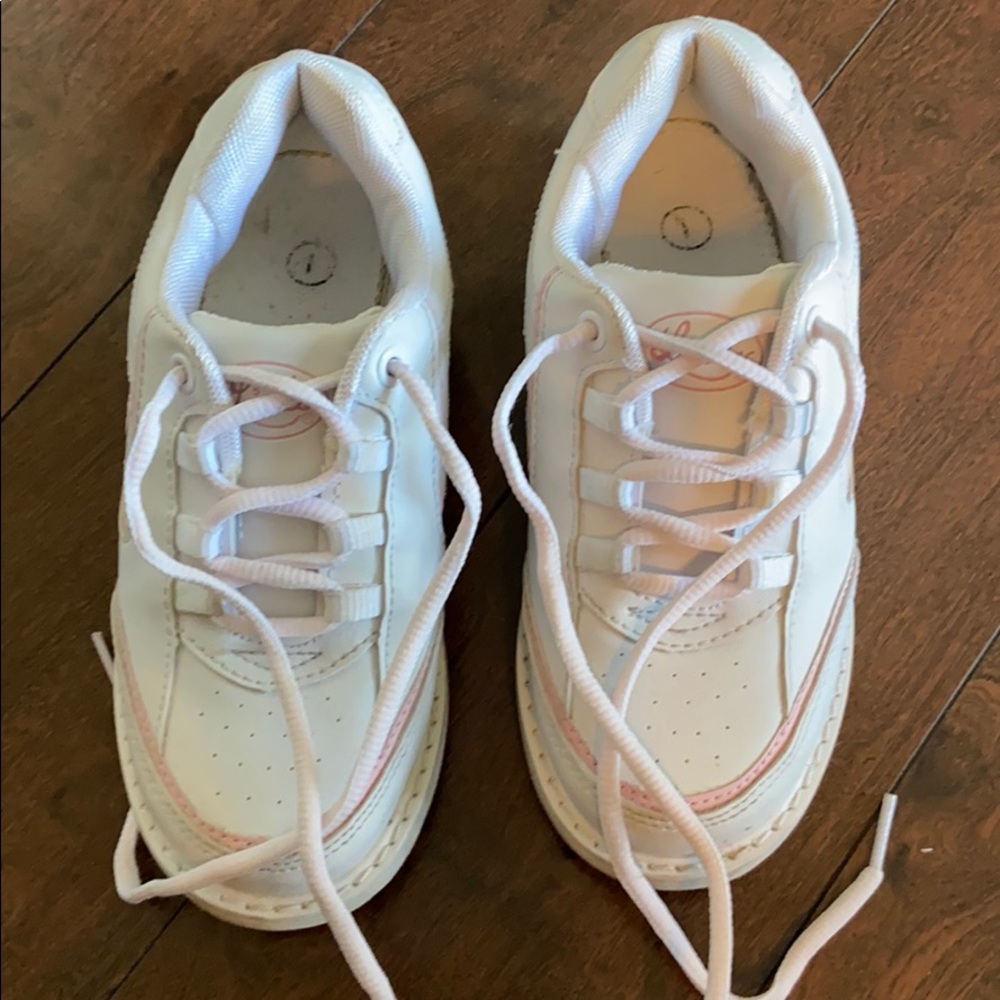Girl’s bowling shoes